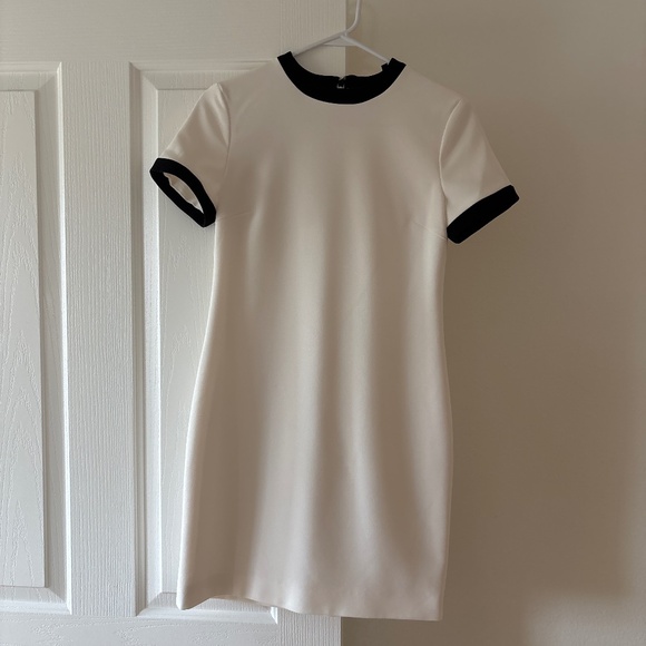 Theory Short-Sleeve Bicolor Sheath Mini Dress - Picture 6 of 8